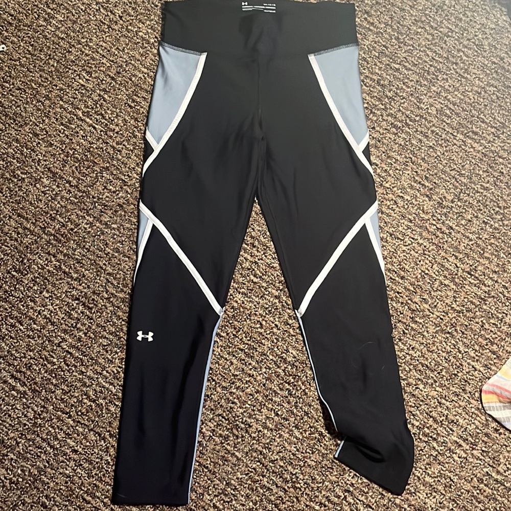 Under armour heat gear leggings size medium